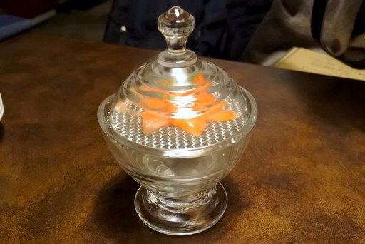 お通しはスモークサーモン